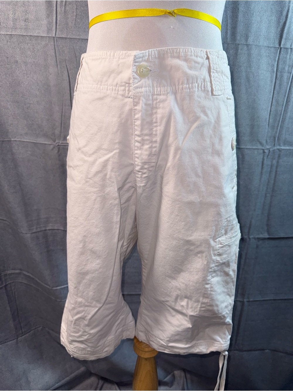 1227-Coldwater Creek White Cropped Cargo Jeans - Ankle Length